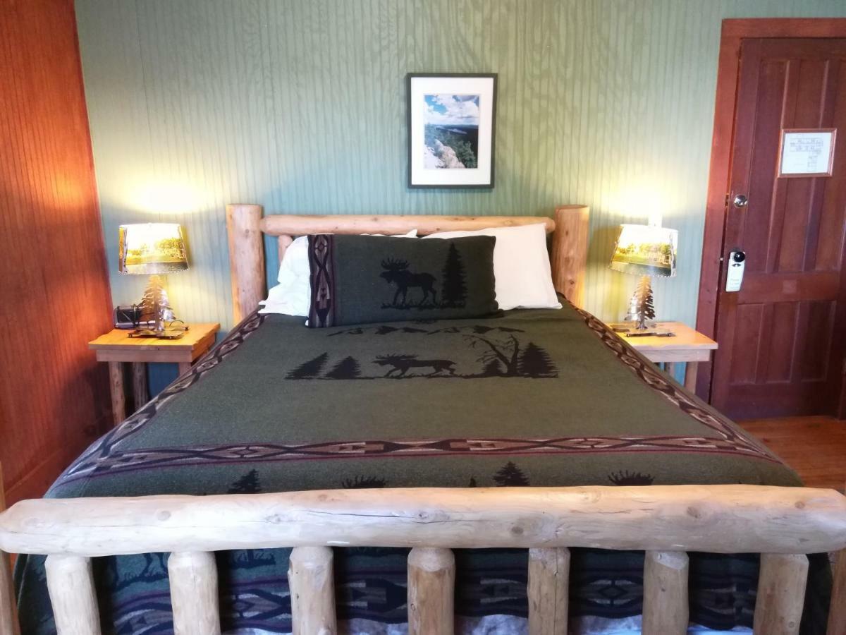 The Woods Inn Inlet Exteriör bild